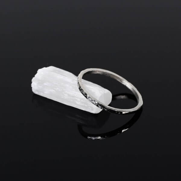 Silver-Hammered-Ring on white crystal